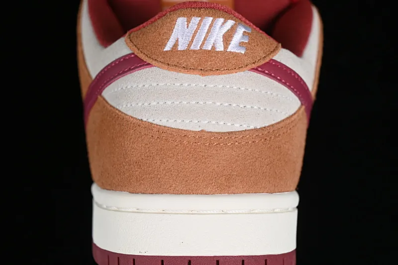 All Categories Nk SB Dunk Series Nk SB Dunk Low Low-top sneakers Foreign trade version Nk SB Dunk Low Pro Brown and red color SB low-top casual sneakers BQ6817-202